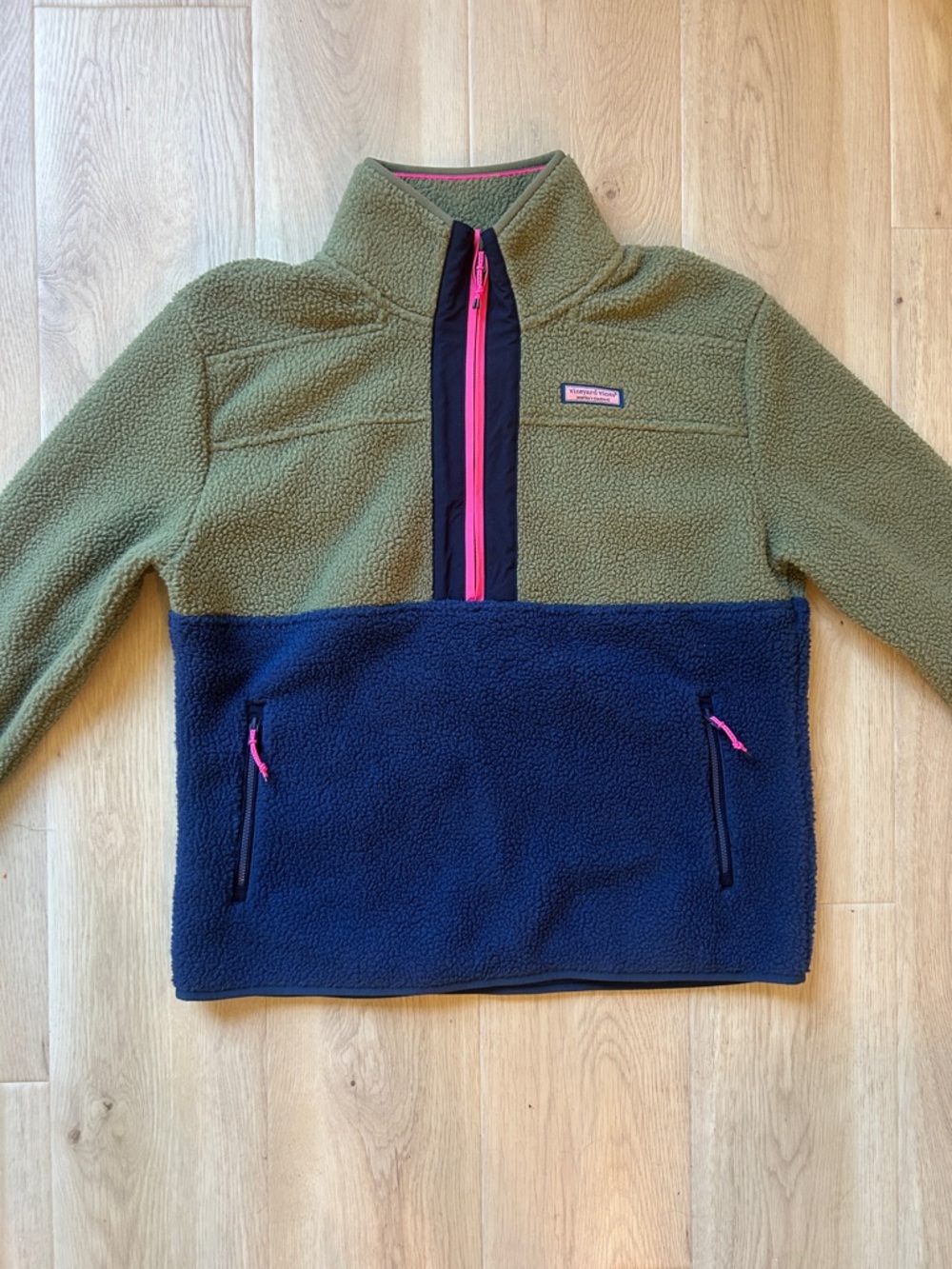 Vineyard Vines Colorblock Green and Navy Sherpa pullover